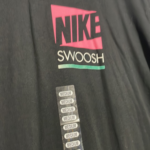 Nike shirt - Picture 2 of 5